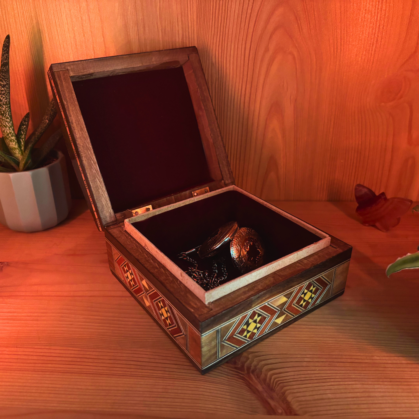 Damasceńska Szkatułka – Ręcznie Robiona z Masą Perłową