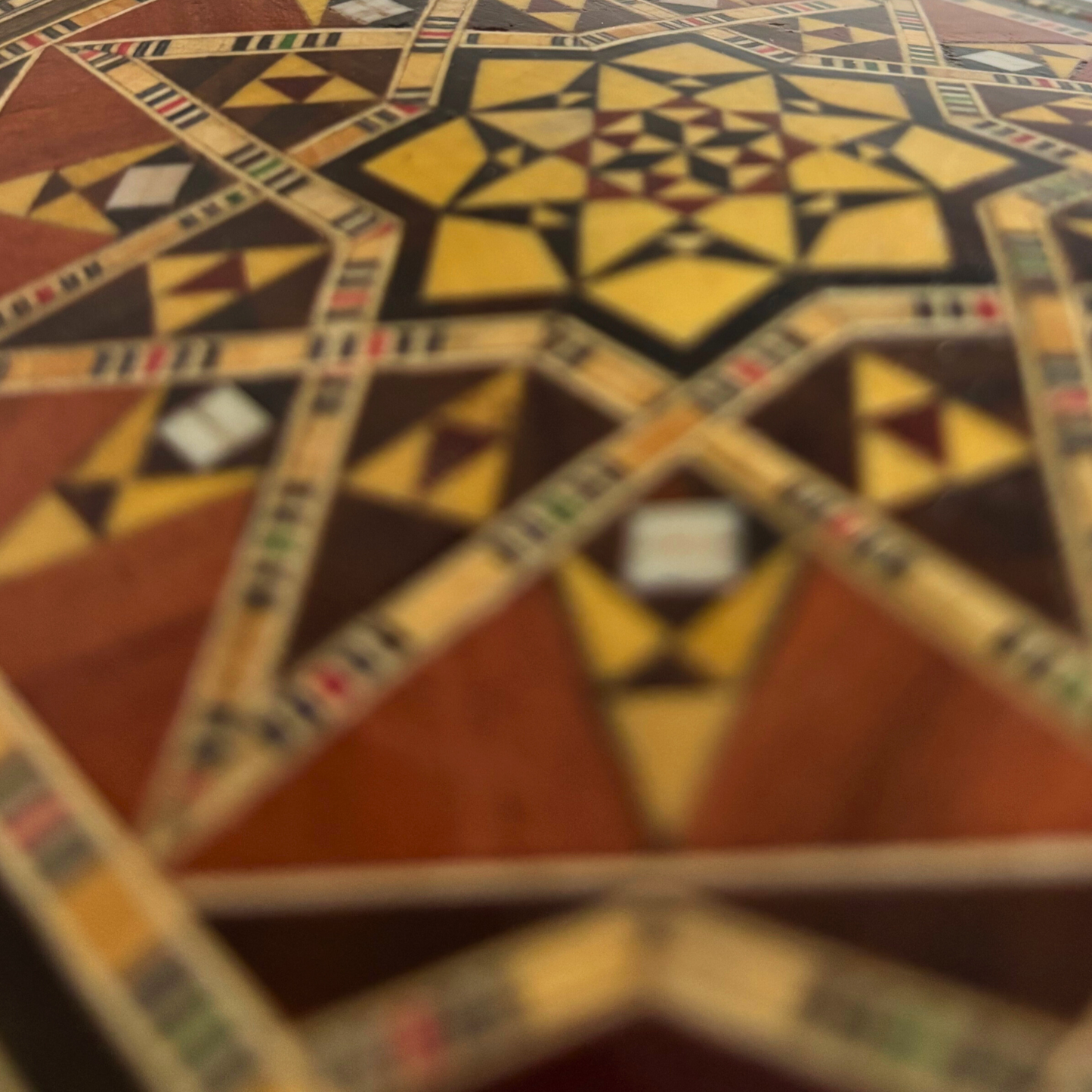 Damaskus-Mosaik-Schmuckkästchen – Handgefertigt mit Perlmutt-Einlegearbeit