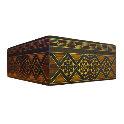 Scatola Damascena a Mosaico di Gaby Al Dayeh – Madreperla e Interno in Velluto