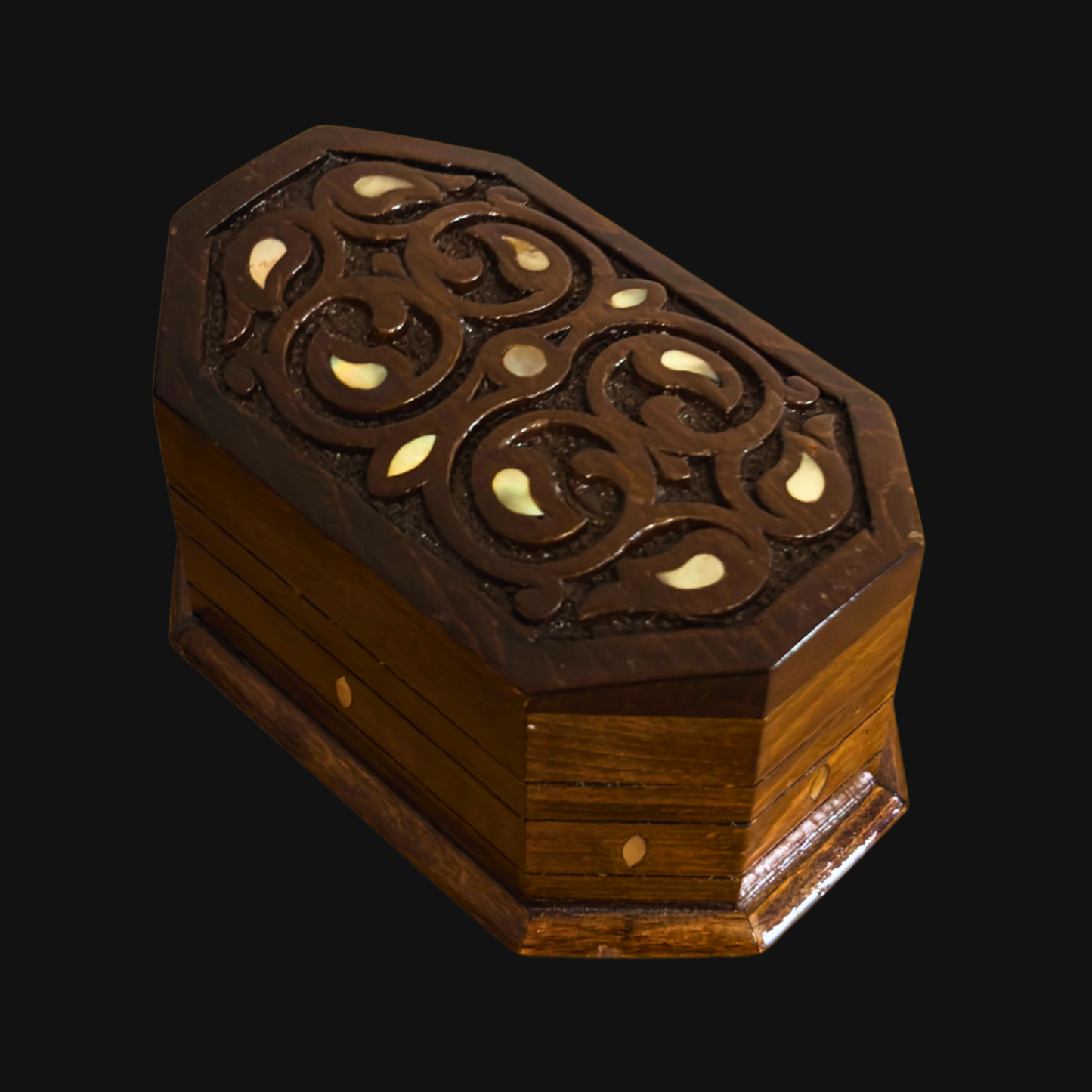 Handgesneden Beukenhouten Doos – Parelmoer & Fluwelen Binnenkant, Tijdloos Oosters Design