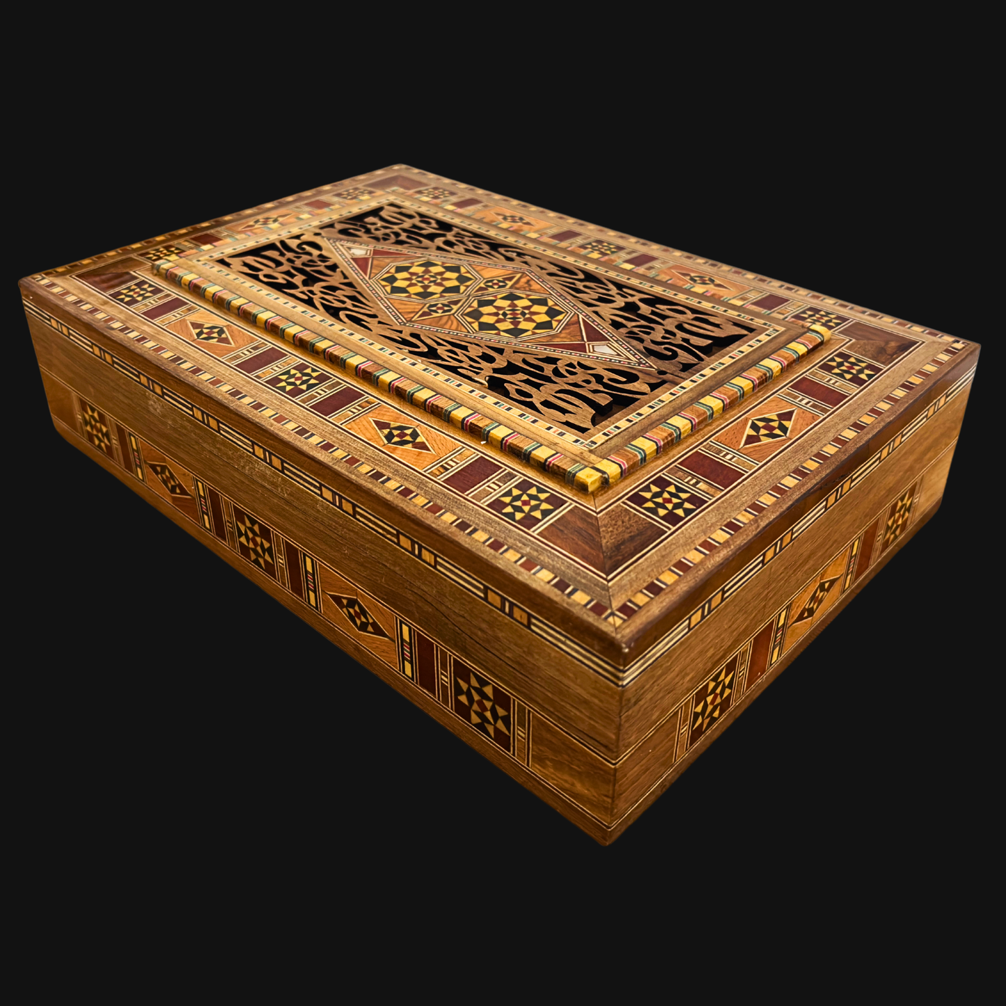 Boîte Damasquinée à Bijoux et Souvenirs – Élégance Artisanale