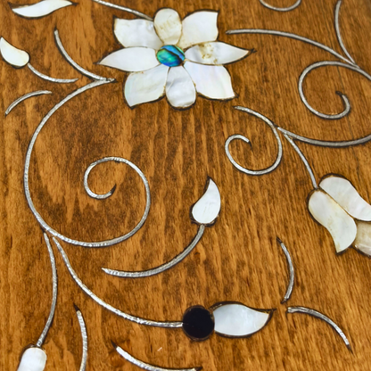 Caja Damasquina de Lujo Hecha a Mano – Nácar y Terciopelo