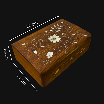 صندوق دمشقي فاخر – تطعيم بالصدف وبراعة المشغل العربي