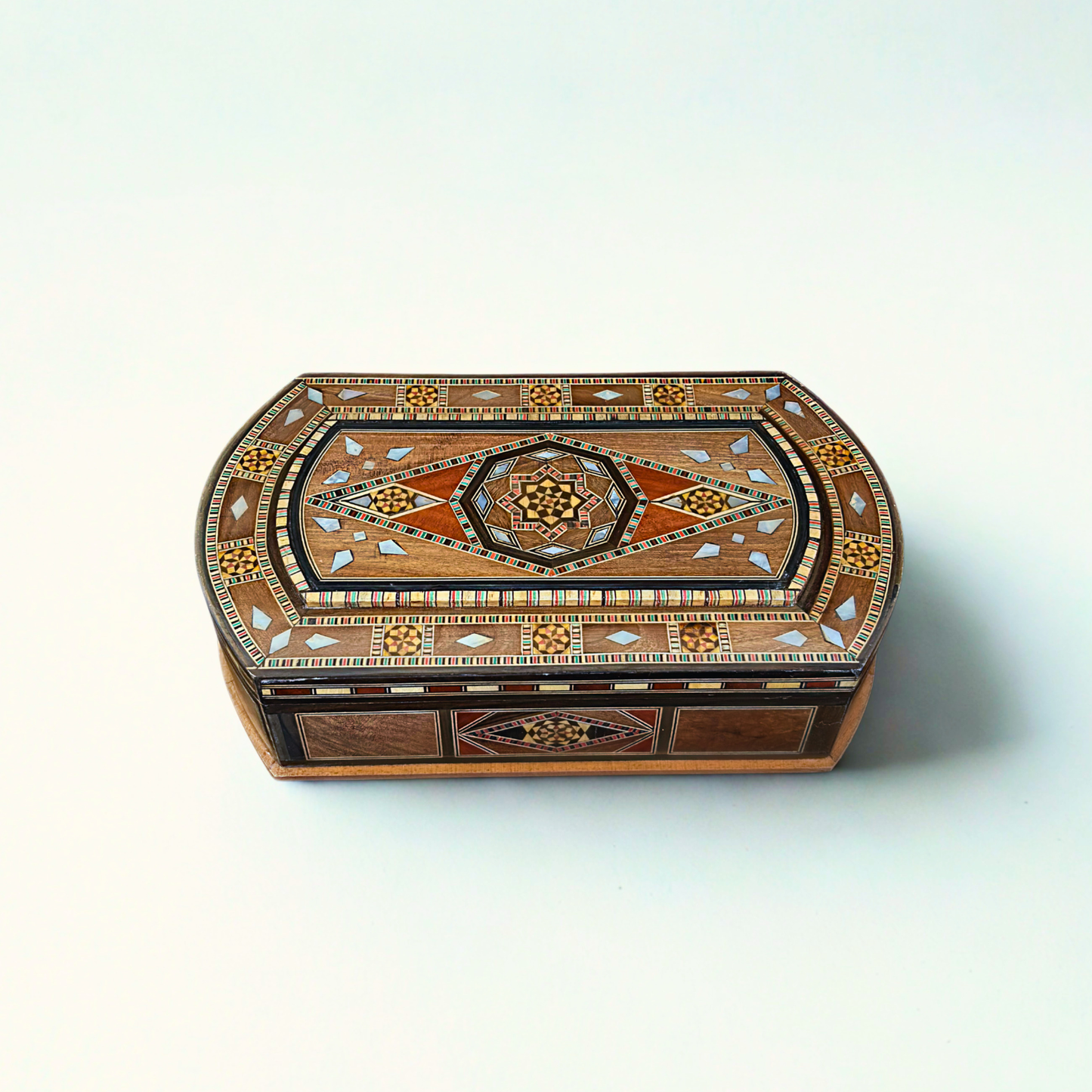 Elegant Mosaic Box – Damascene Art & Velvet Interior