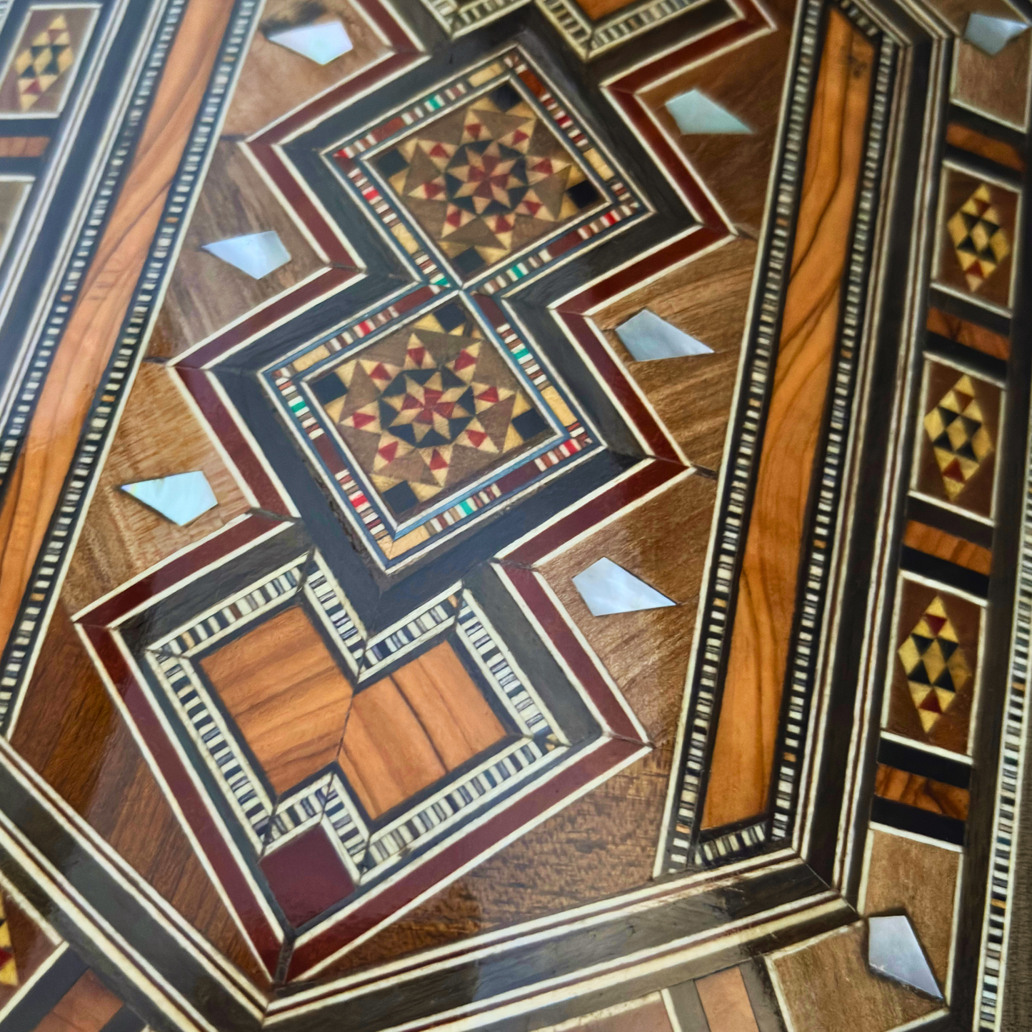 Handcrafted Damascene Mosaic Box – Mother of Pearl & Velvet Harmony