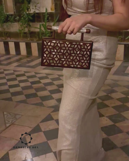 Il Giardino dei Segreti – Pochette Damaschina in Noce con Intarsi Geometrici e Botanici in Madreperla