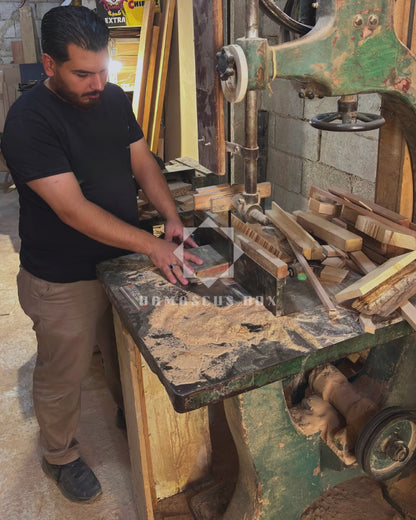 Bandeja Damasquina em Madeira – Madre Pérola & Tons Naturais da Madeira